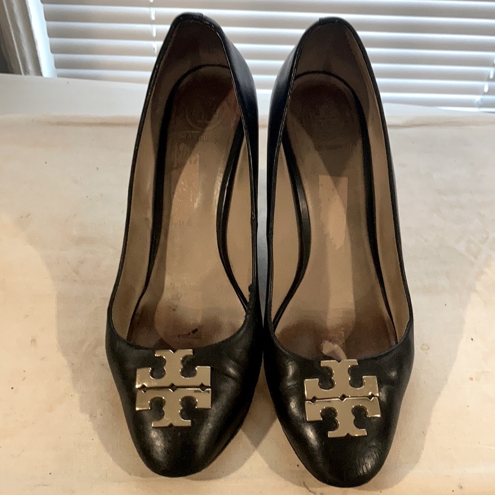 In very good condition. Inside a bit worn. Selling because heels are too high